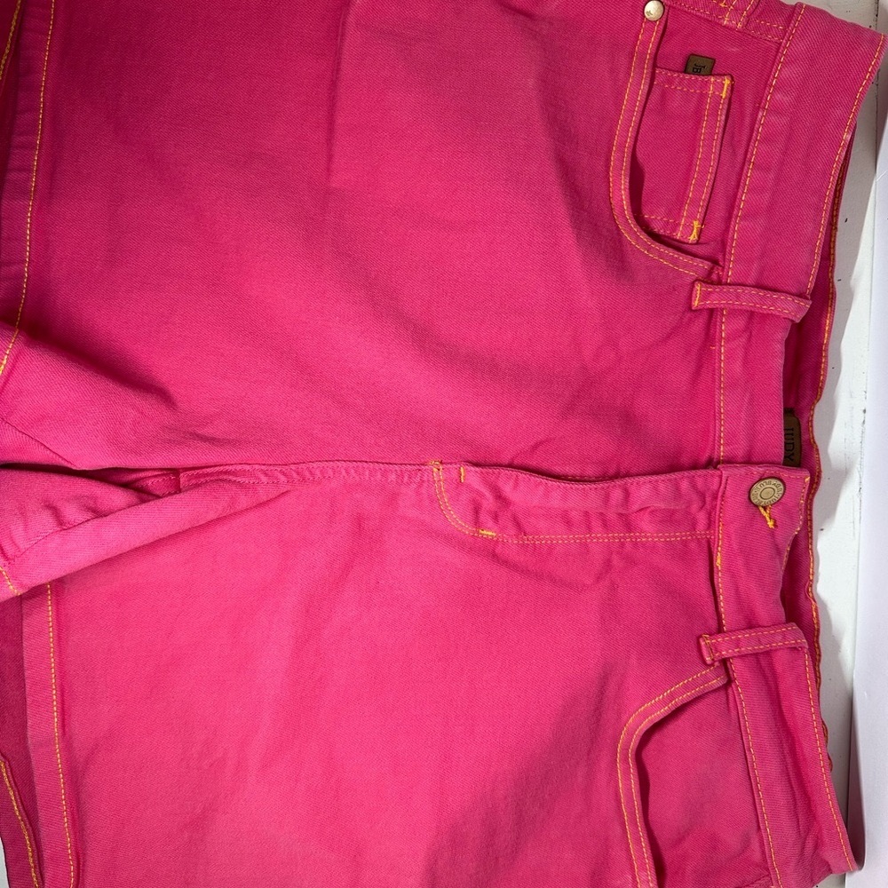 Judy Blue High Rise Magenta Pink Embroidery 2x  Garment Dyed shorts - Picture 4 of 11